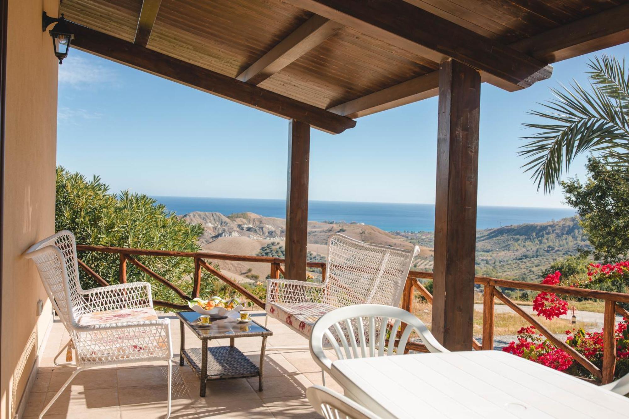 Calami - Villa Romeo - Private Apartments With Pool, Seaview & Olive Grove Santa Caterina Dello Ionio Marina Екстер'єр фото
