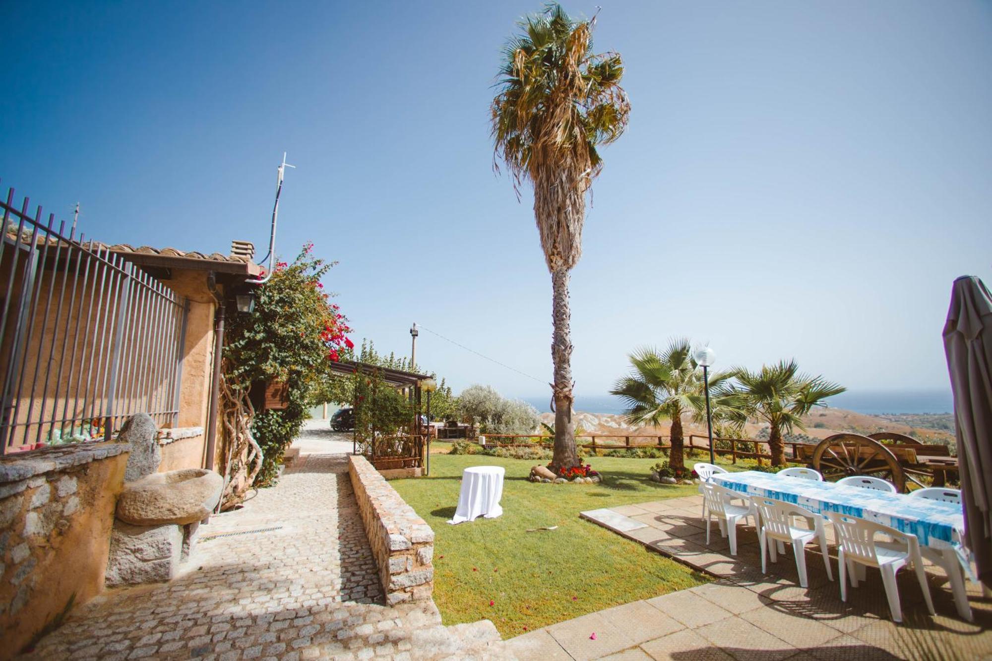 Calami - Villa Romeo - Private Apartments With Pool, Seaview & Olive Grove Santa Caterina Dello Ionio Marina Екстер'єр фото