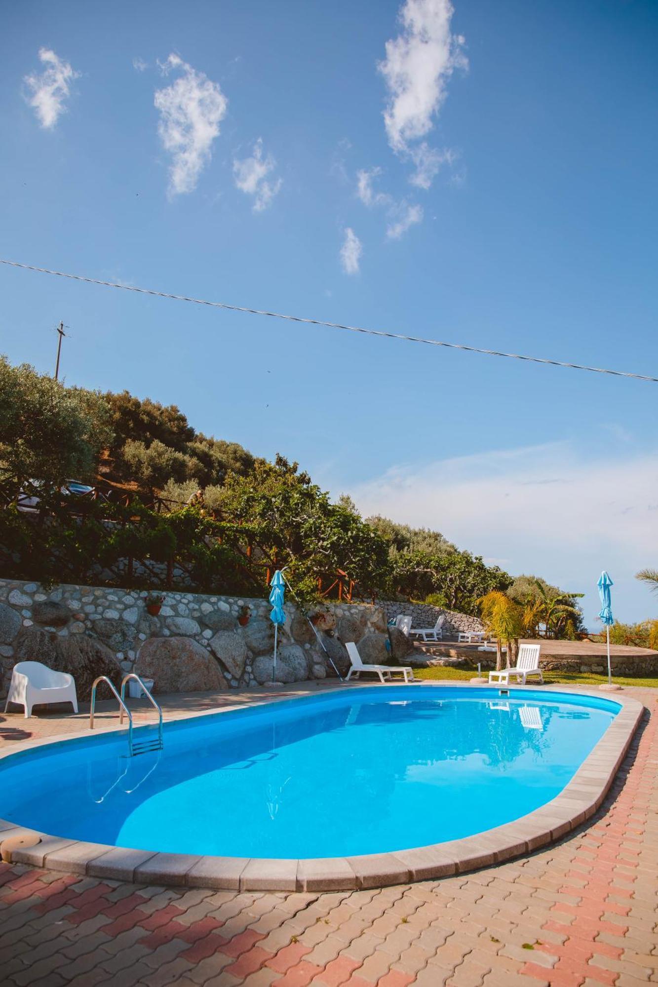 Calami - Villa Romeo - Private Apartments With Pool, Seaview & Olive Grove Santa Caterina Dello Ionio Marina Екстер'єр фото
